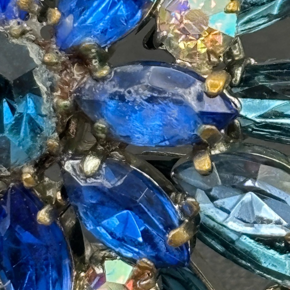 Vintage MCM Blue Rhinestone & Aurora Borealis Sunburst Brooch - Picture 15 of 16